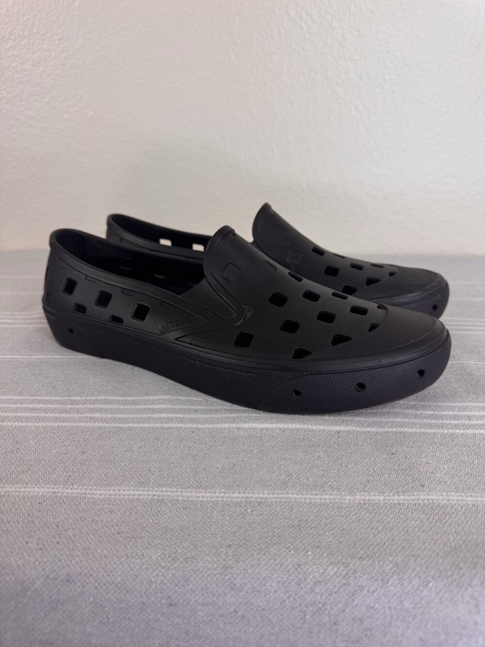 VANS Slip-On TRK Checkerboard Perforated Rubber Shoes Outdoor Water Black 10